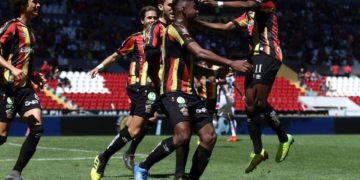 Muestra Leones Negros contundencia sobre Cimarrones