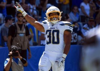 Renovan Cargadores a Ekeler