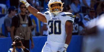 Renovan Cargadores a Ekeler