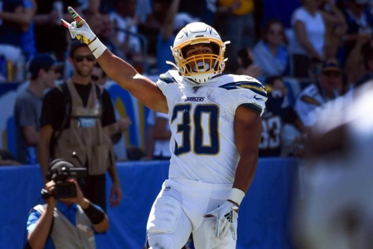 Renovan Cargadores a Ekeler