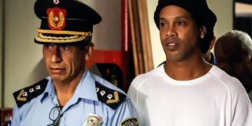 Dinho sigue en la presión