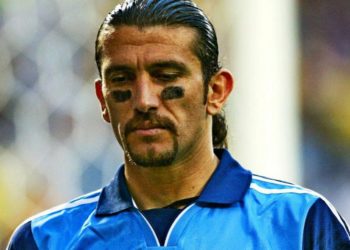 Rustu, exportero del Barcelona, internado tras dar positivo a COVID-19.