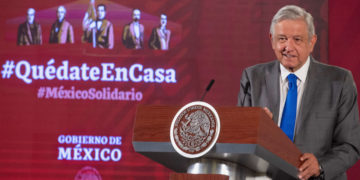 En el Día Mundial de la Salud el presidente de México felicita a profesionales de la salud