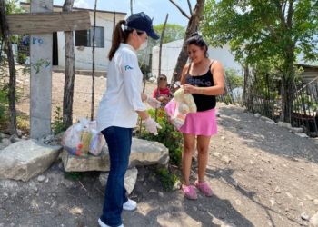 Llevan apoyo alimentario a colonias de Victoria por COVID-19