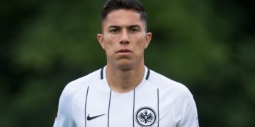 Carlos Salcedo entrena fuerte, sin conos y al aire libre