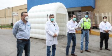 Entrega Enrique Rivas túnel sanitizante al Hospital General