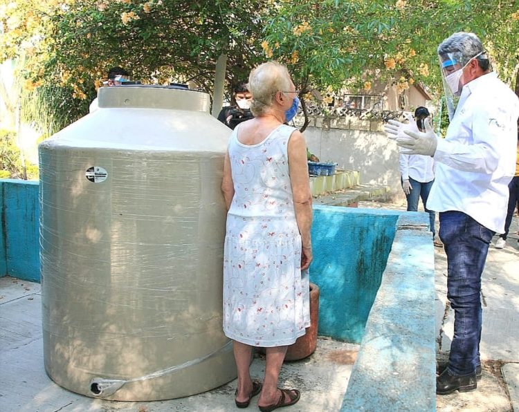 Entregan en Victoria 509  tinacos subsidiados.