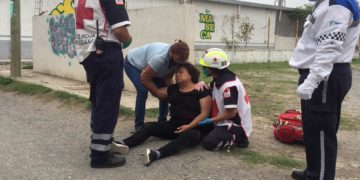 Ama de casa resulta lesionada tras ser atropellada