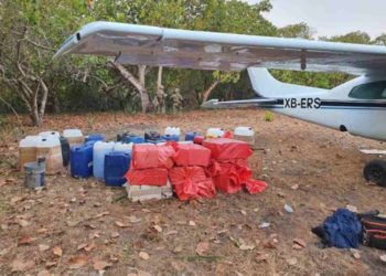 Incautan avioneta con  400 kilos de cocaína 