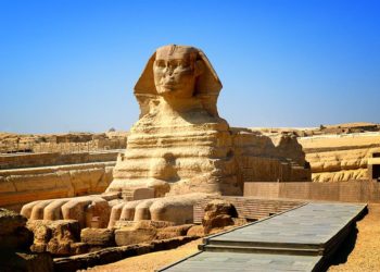 ¿Porqué hay estatuas egipcias con la nariz rota?