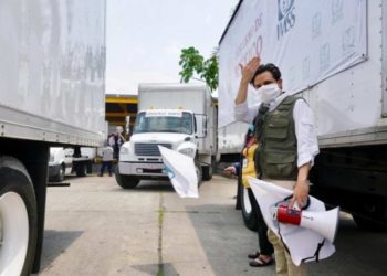 IMSS inicia entrega de un millón de mascarillas para los trabajadores de la salud
