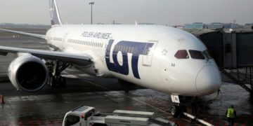 Aerolíneas despiden a miles de empelados ante crisis mundial