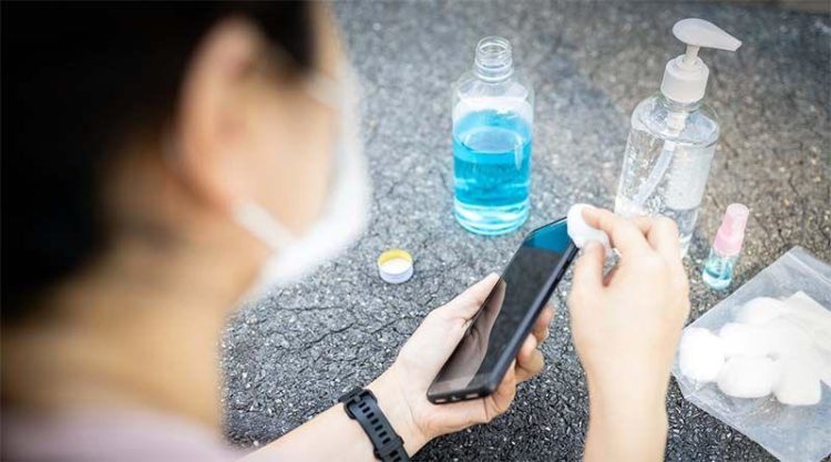 Desinfectar celulares previene el Covid-19