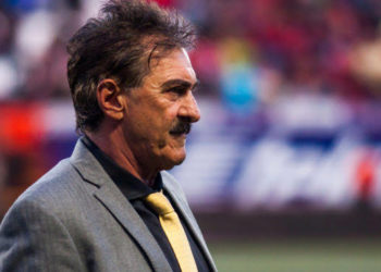 Ricardo La Volpe dice adiós como director técnico