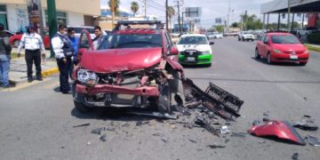 Graves daños materiales en accidente vehicular