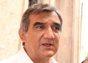 Y el Senador Morenista pide quedarse en casa…hasta el 30 de abril