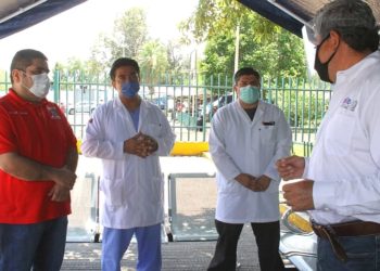 Donan 500 cubrebocas N-95 a personal del IMSS Victoria.