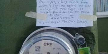 Pide adulto mayor comprensión a la CFE para que no le corten el servicio