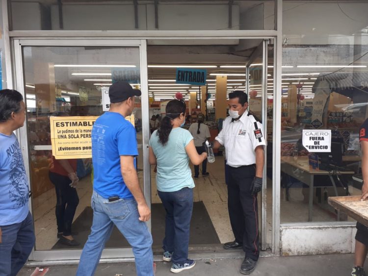 Respaldan victorenses medidas sanitarias en centros comerciales