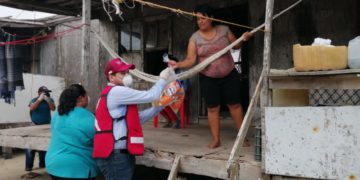 Entregan despensas a habitantes de Playa Bagdad
