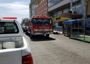 Corto circuito causa incendio en Notaria Pública