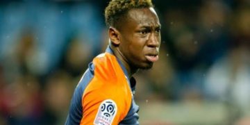 Junior Sambia hospitalizado presuntamente por coronavirus