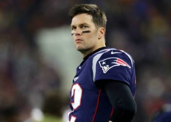 Oficiales de Tampa Bay sacan de un parque a Tom Brady