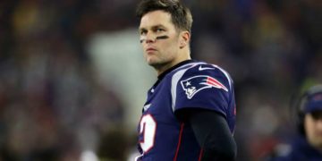 Oficiales de Tampa Bay sacan de un parque a Tom Brady