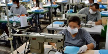 Internos del CEDES Victoria fabrican cubrebocas