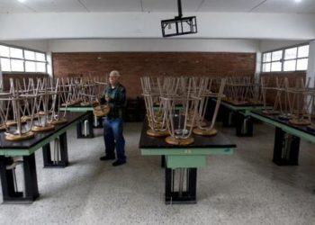 Si no se respeta sana distancia, clases no regresan el 1 de junio: Gatell