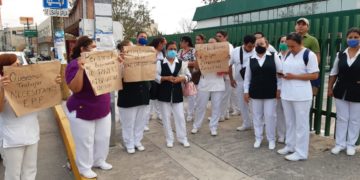 Protesta personal de enfermería del IMSS Mante por falta de insumos y material