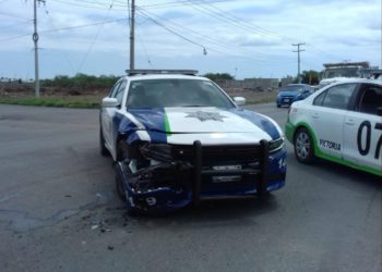 Estatal provoca accidente vial