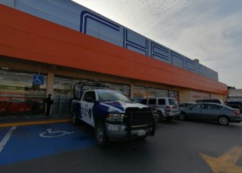 Autoridades resguardad centros comerciales en Matamoros ante amenaza de saqueos