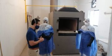 Capacitan a personal del velatorio en manejo y transportación de cadáveres COVID-19