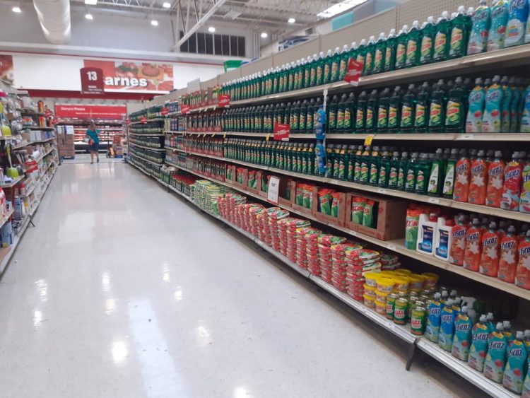 Garantizan abasto de víveres los centros comerciales