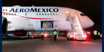Llega el vuelo de Aeroméxico proveniente de Shangai con equipo médico