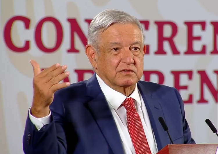 AMLO invita a médicos y enfermeras de 60 a 65 años a sumarse al equipo de Salud