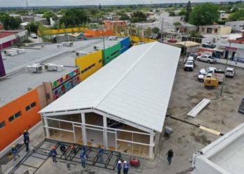 Supervisa gobernador construcción de hospitales móviles