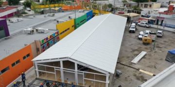 Supervisa gobernador construcción de hospitales móviles