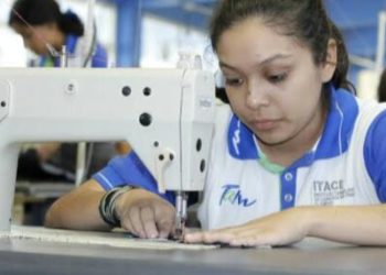 Aporta ITACE cubrebocas para empleados de Salud