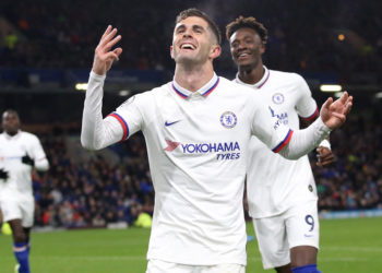 Los clubes de la Premier League no ponen fecha para acabar la temporada