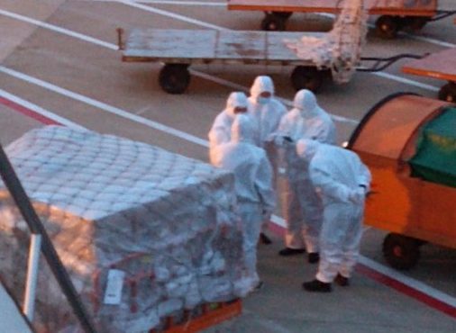 Segundo vuelo de Shangai llega con 1.9 millones de cubrebocas y 820 mil mascarillas: Ebrad