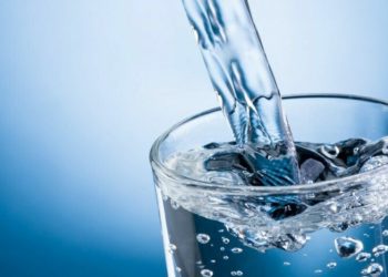 Conoce los beneficios del agua alcalina