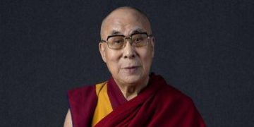Dalai Lama indicó que no será suficiente rezar contra la pandemia del coronavirus