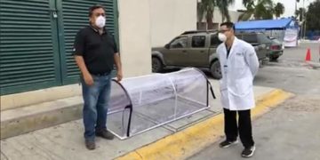 Crea profesor matamorense prototipo de camilla para pacientes de Coronavirus
