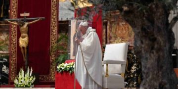 Pide Papa condonar deudas a países pobres por Covid-19