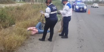 Empleado de COMAPA avienta al suelo a ciclista