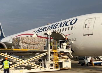 Parte vuelo de Shanghái con insumos médicos para México
