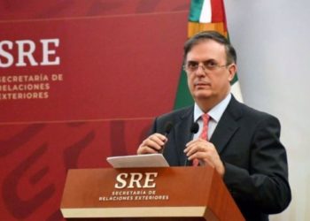 Regresan a casa mexicanos que estaban varados en Madrid: Ebrad