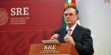 Regresan a casa mexicanos que estaban varados en Madrid: Ebrad